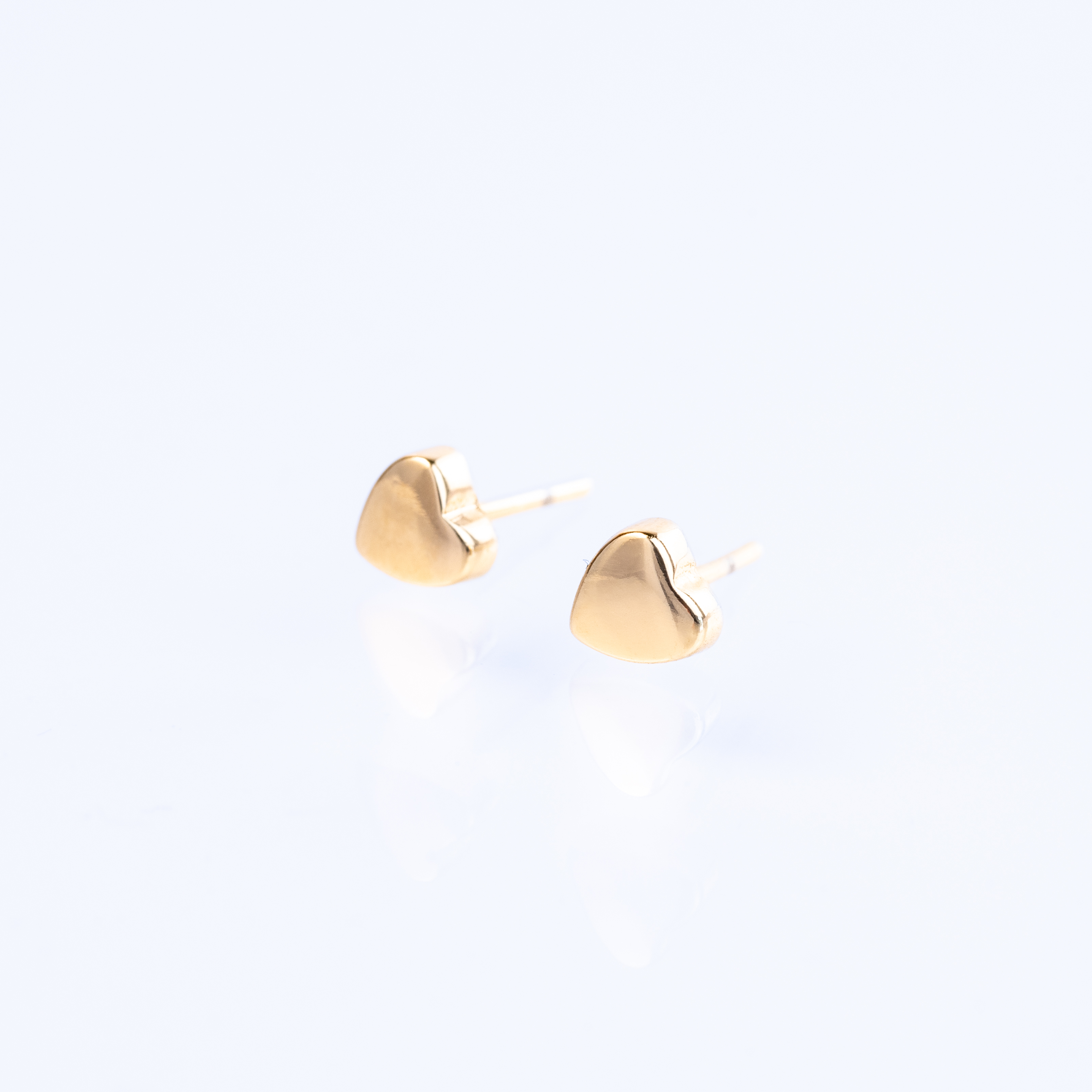 20143 Gold Heart Stud Earrings 5mm